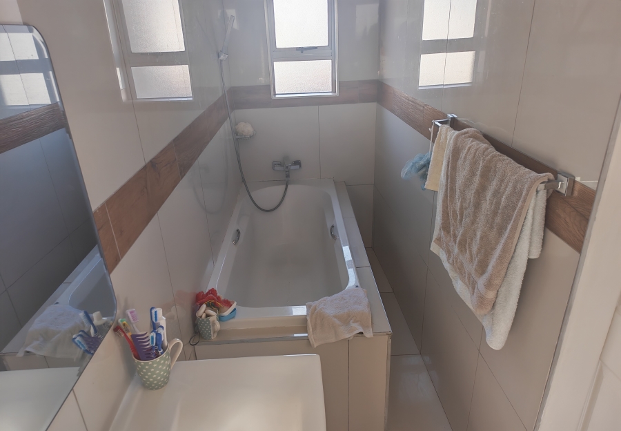 4 Bedroom Property for Sale in Broadlands Village Western Cape
